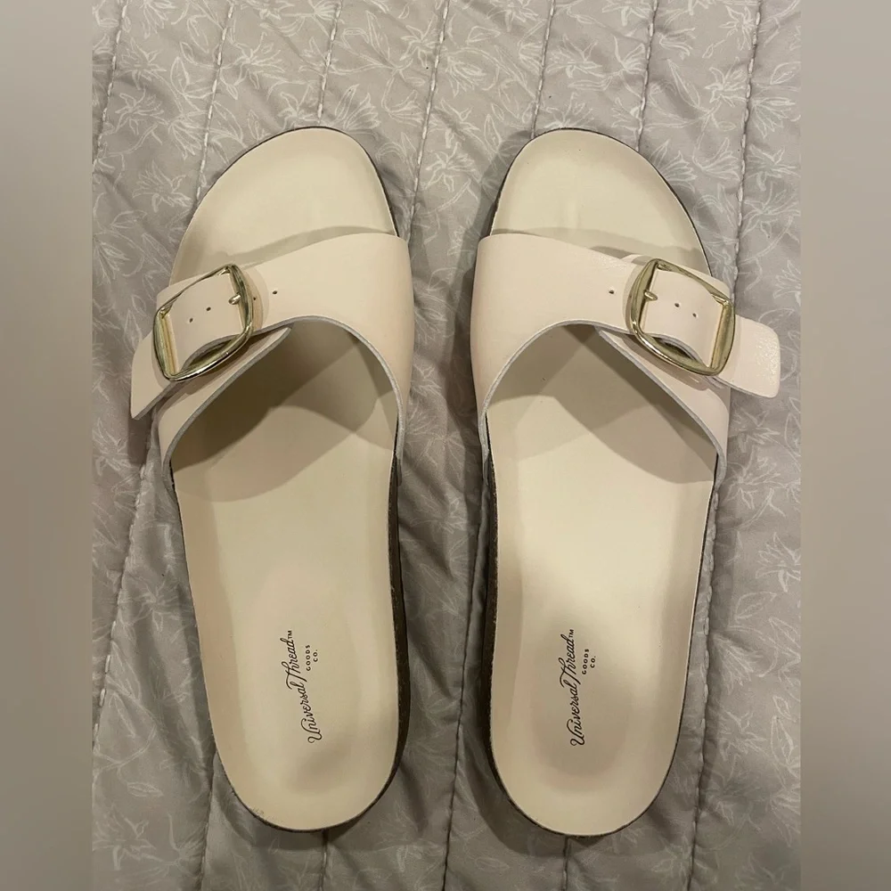 Universal Thread sandals - Picture 2 of 6